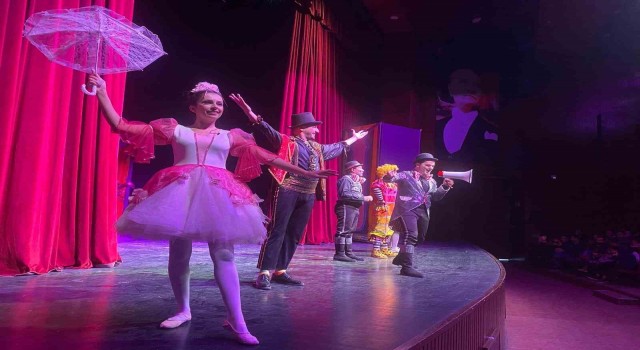 Mersin Şehir Tiyatrosu, 2 tiyatro oyunuyla Seyhanda sahne aldı