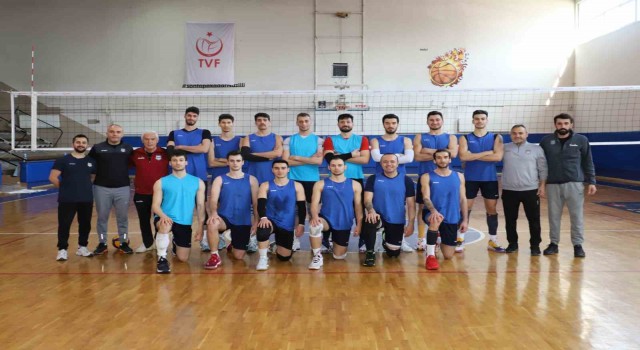 Nazilli Belediyspor Voleybol Takımı final maçlarına hazırlanıyor