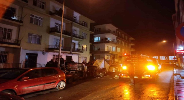 Niğdede çıkan yangında 9 kişi dumandan etkilendi