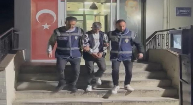 Öldürülüp boş araziye gömülen adamın katil zanlısı İzmirde yakalandı