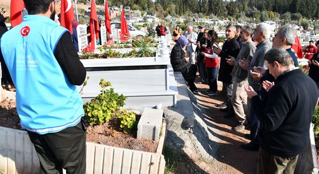 Osmaniye'de Deprem Şehitliği Ziyaret Edildi