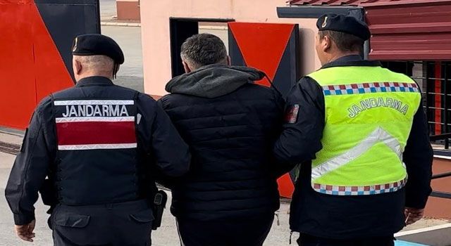 Osmaniye'de Jandarma Dedektifleri İki Aranan Şahsı Yakaladı