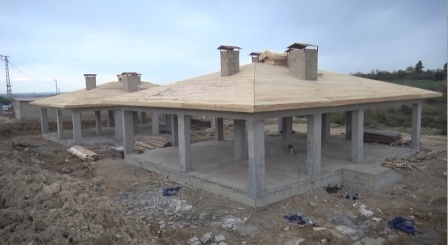 Osmaniye'de köy evleri yükselmeye devam ediyor