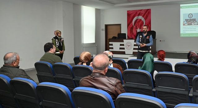 Osmaniye'de Sağlık Çalışanlarına Uyuşturucuyla Mücadele Eğitimi