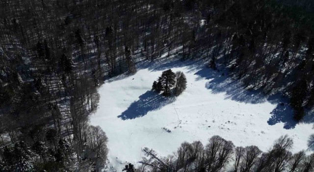 Uludağ'ın ayak basılmayan karla kaplı yayları böyle görüntülendi