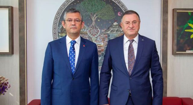 Özgür Özel ve Lütfü Savaş Bir Araya Geldi