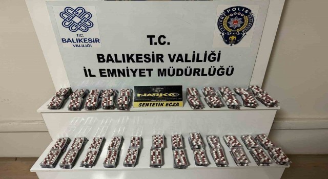 Polisin durdurduğu araç uyuşturucu deposu çıktı