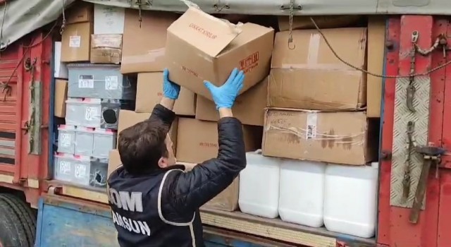 Samsunda bir kamyonda 200 litre etil alkol ele geçirildi