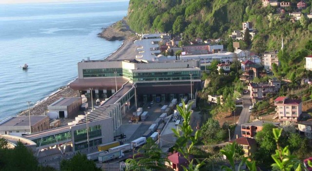 Sarp Sınır Kapısındaki tır kuyruğuna tır parkı çözümü