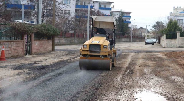 Siirtte asfalt ve yama çalışmaları sürüyor