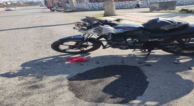 Siirtte iki motosiklet çarpıştı:1 yaralı