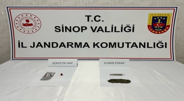 Sinopta şüpheli araçta uyuşturucu ele geçti: 2 gözaltı