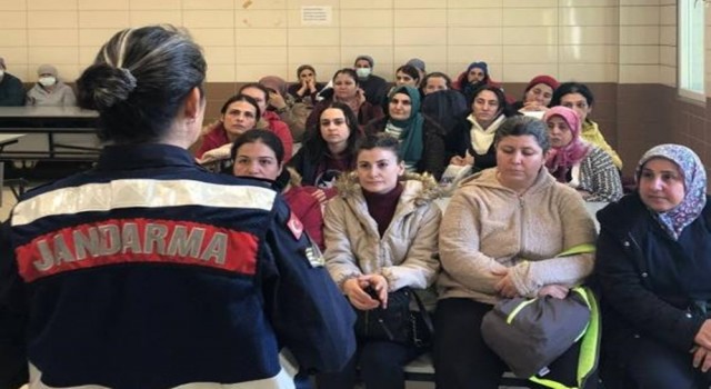 Sökeli kadınlar jandarma tarafından bilgilendirildi