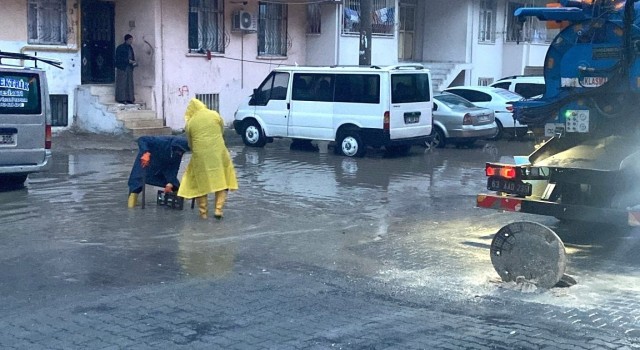 Su baskınlarına karşı ekiplerin çalışması devam ediyor