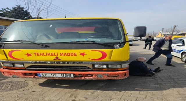 Tankeri tamir ederken altında kaldı