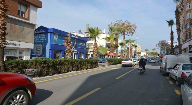 Tarsusta Kentsel Tasarım ve Yenileme Projesi kapsamında caddeler yenileniyor