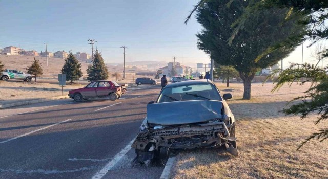Tavşanlıda 3 aracın karıştığı zincirleme trafik kazası