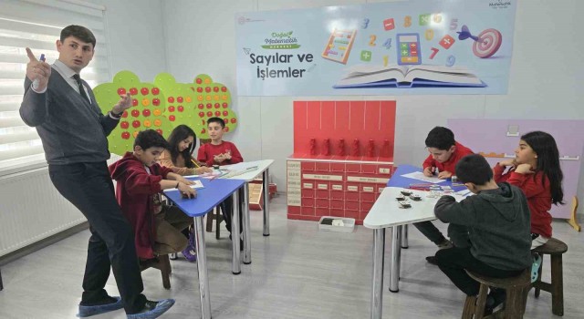 Türkiyedeki ilk, çocuklar oynayarak matematik öğreniyor