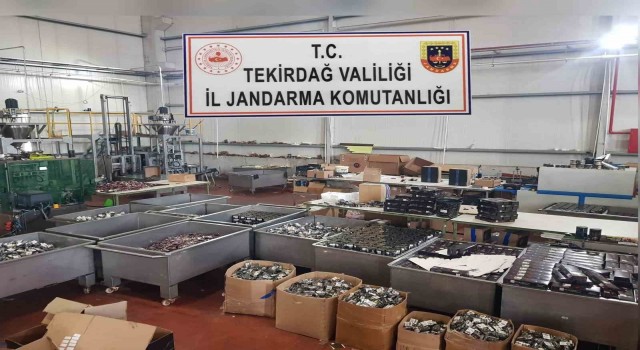 Tütün fabrikasında 3 ton kaçak nargile tütünü ele geçirildi