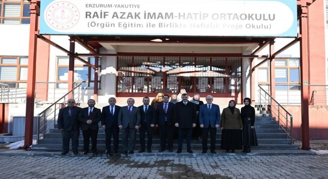 Vali Çiftçiden Raif Azak İmam Hatip Ortaokulunda