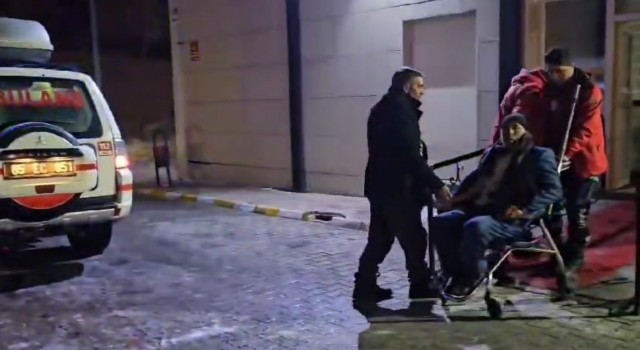 Vanda göğüs ağrısı olan hastaya snowtrack ambulansla ulaşıldı