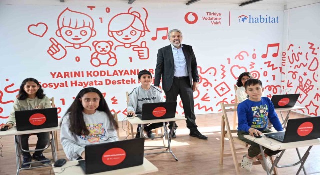 Vodafone Vakfı deprem bölgesine desteğini sürdürüyor