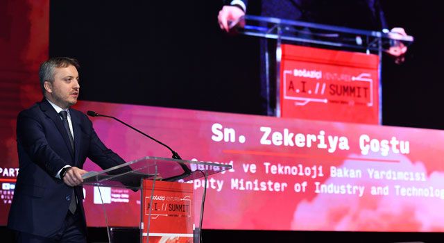 Yapay Zeka Zirvesi: Türkiye'nin Yapay Zeka Vizyonu ve Geleceği Tartışıldı