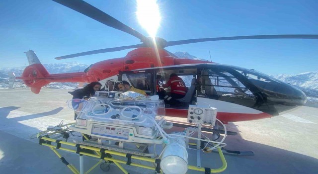 Yenidoğan bebek helikopterle Vana sevk edildi