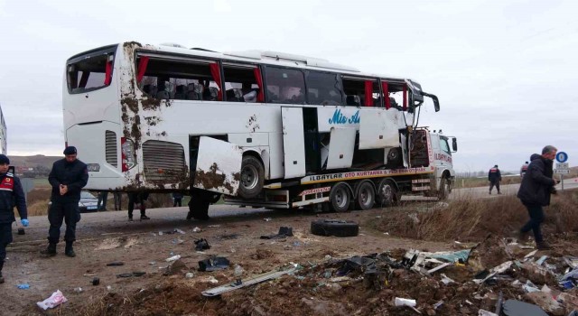 Yozgatta otobüs kazası: 1 ölü, 18 yaralı