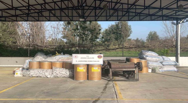 Adanada kaçak havai fişek üretimine 2 gözaltı