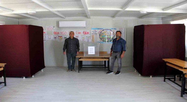 Adıyamanda sınıflar temizlendi, sandıklar kuruldu