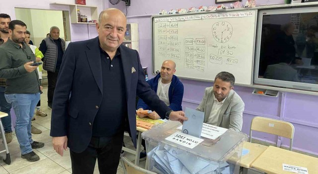 AK Parti Çanakkale Milletvekili Ayhan Gider oyunu kullandı