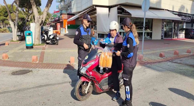 Alanyada polisten motosiklet sürücülerine bilgilendirme