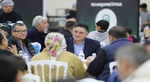 Aliağa Belediyesinden geleneksel iftar yemeği