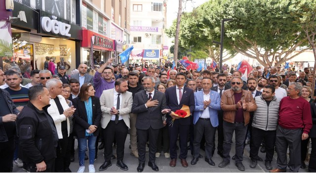 Aracı kurşunlanan Bozdoğan, saldırıyı kınamak için düzenlenen yürüyüşe katıldı