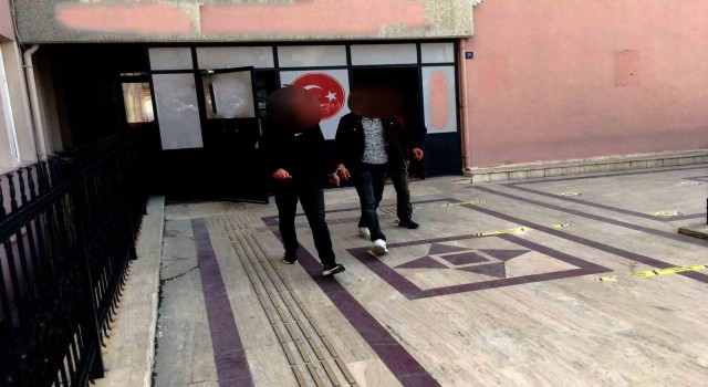 Aranan şahıslar Kuşadası polisinden kaçamadı