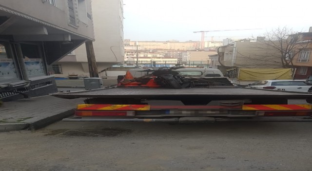 Bağcılarda çaldıkları motosikletle cep telefonunu gasp ettiler