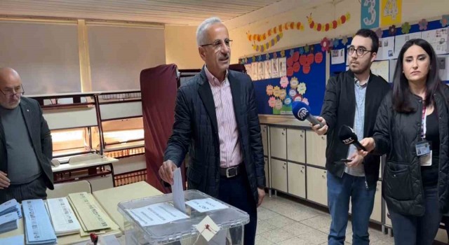 Bakan Uraloğlu, oyunu Ankarada kullandı