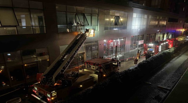 Bakırköyde rezidansın spor salonunda yangın çıktı