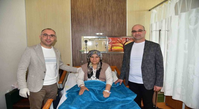 Balıkesirde iki hastaya meme koruyucu cerrahi ameliyat