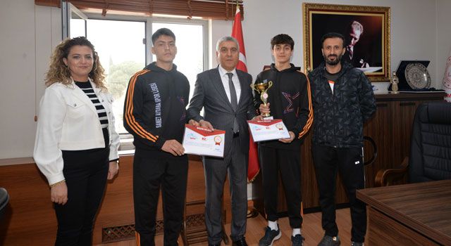 Başarılı Sporculardan Milli Eğitim Müdürüne Ziyaret