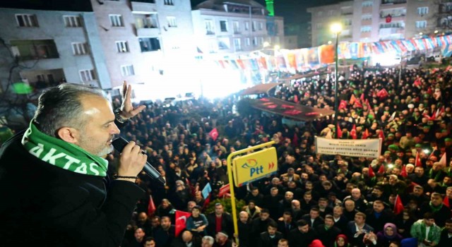 Başkan Aktaş, meşale ve havai fişeklerle karşılandı