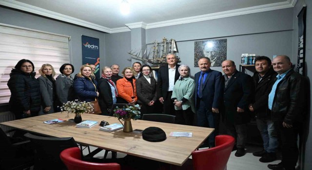 Başkan Bakkalcıoğlu Bozüyük Dostları ve Dodurgalılar Derneğini ziyaret etti