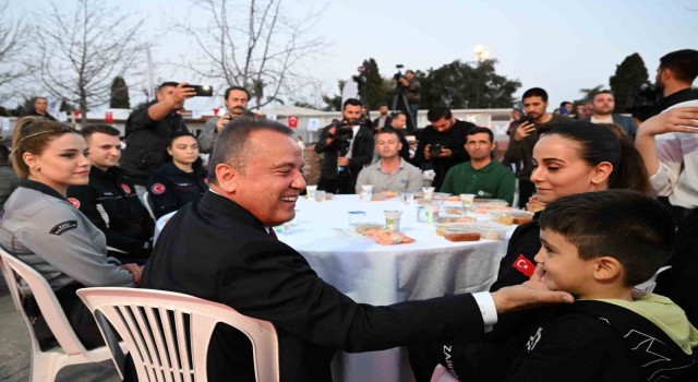 Başkan Böcek: En fazla maaşı ödemenin gururunu yaşıyorum