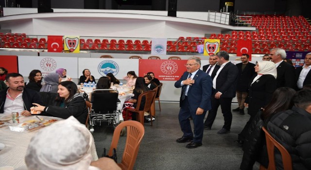 Başkan Büyükkılıçtan Kayseride bir ilk: Kuaför Güzellik Fuarı