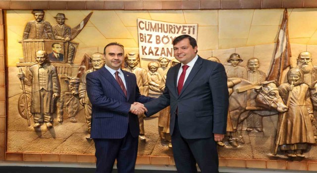 Başkan Çakın, Uşaktaki çalışmaları Bakan Kacır ile paylaştı