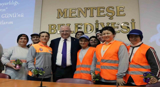 Başkan Gümüş Dünya Emekçi Kadınlar Gününü kutladı