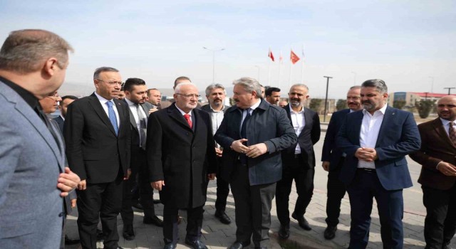 Başkan Palancıoğlu, Serbest Bölgede fabrikaları ziyaret etti