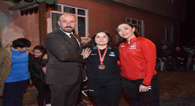 Başkan Togardan Türkiye üçüncüsü sporcuya tebrik