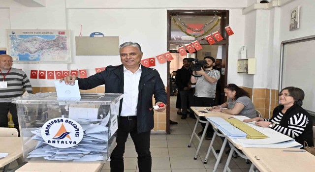 Başkan Uysal oyunu kullandı